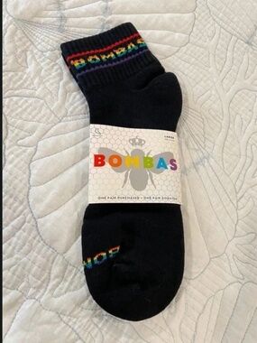 Bombas Large Me'n's Pride Socks Black NEW with tags Rainbow Logo
